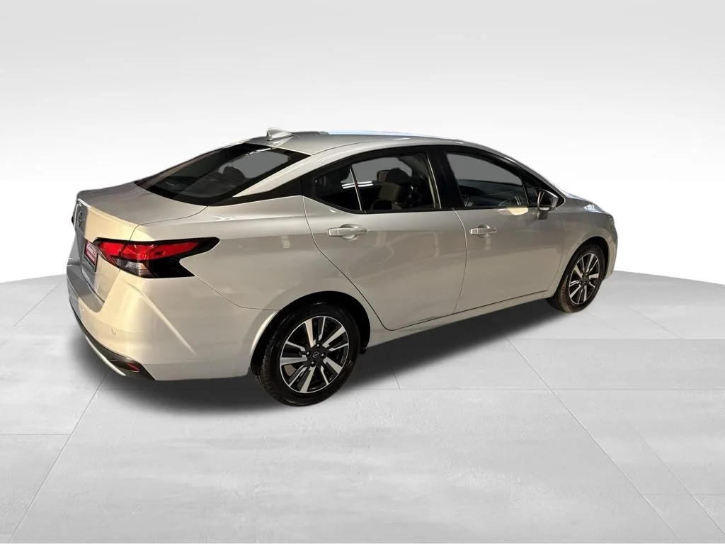 Used 2025 Silver Nissan 1.6 SV image 9