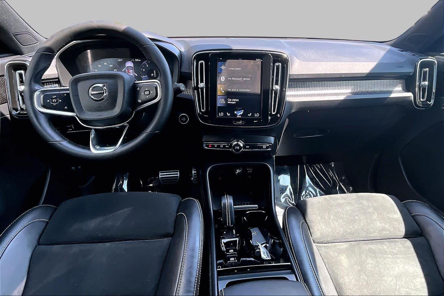 Used 2022 Crystal White Metallic Volvo R-Design image 16