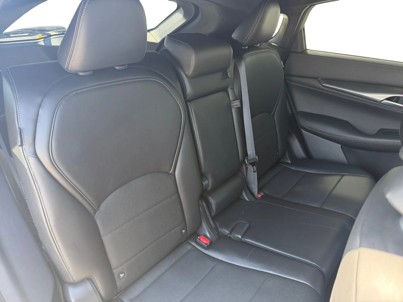 Used 2025 Slate Gray INFINITI LUXE image 34