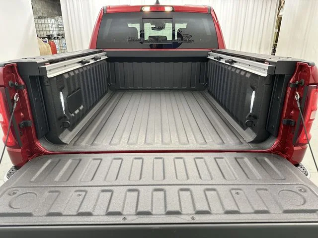 New 2026 Molten Red Pearl-Coat Exterior Paint RAM Laramie image 22