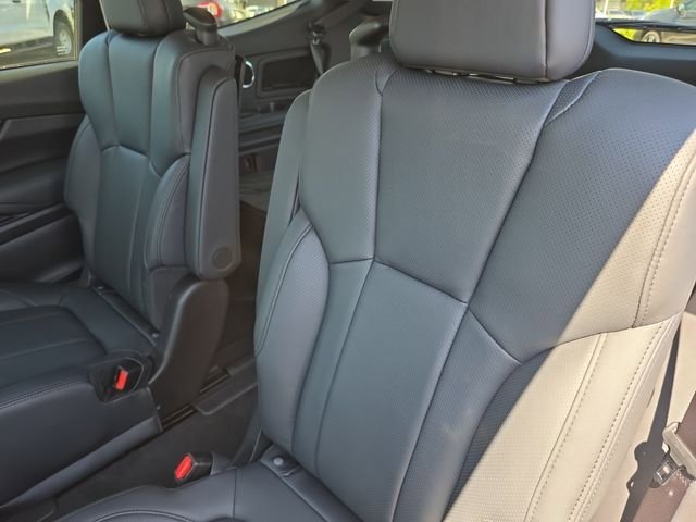 New 2026 CRYSTAL WHITE PEARL Subaru Touring 7-Passenger image 17