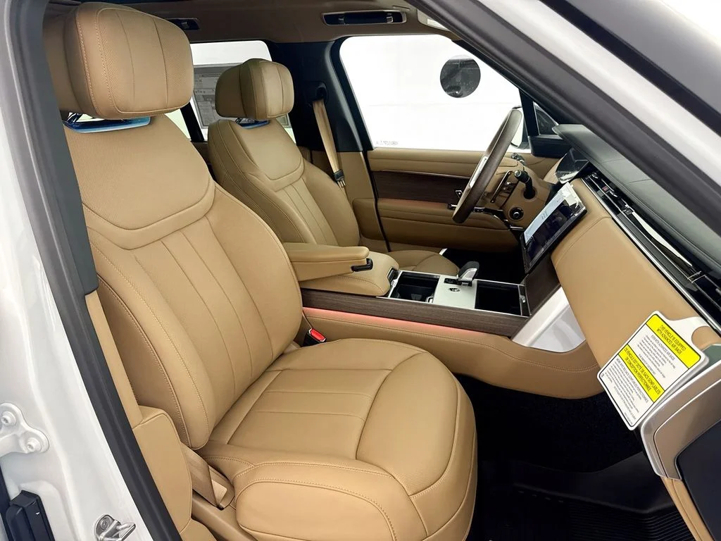 New 2026 Ostuni Pearl White Land Rover Autobiography image 30