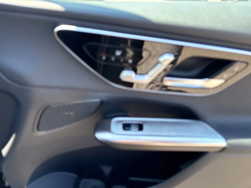 New 2027 Obsidian Black Metallic Mercedes-Benz GLC 300 image 21