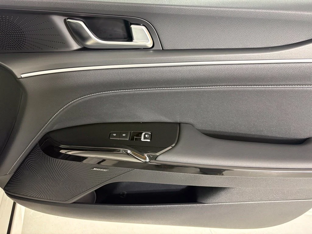 New 2027 White Kia GT-Line image 12