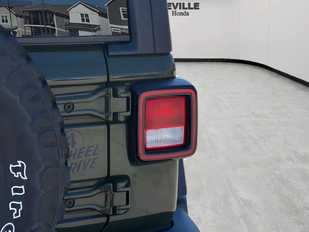 Used 2020 Sarge Green Clearcoat Jeep Unlimited Sport image 7