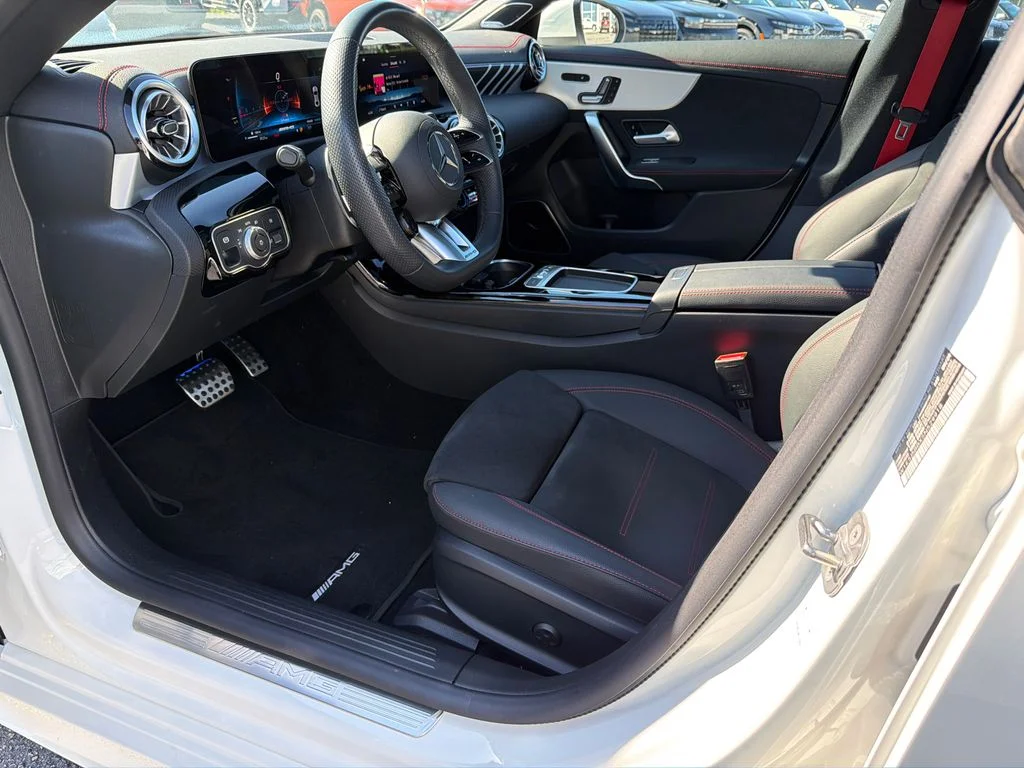 Used 2025  Mercedes-Benz CLA 35 AMG® image 9