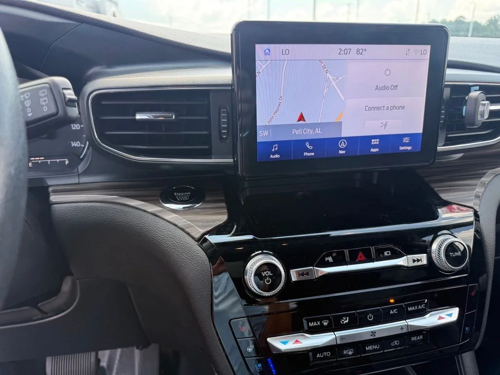 Used 2023 Gray Ford Limited image 8