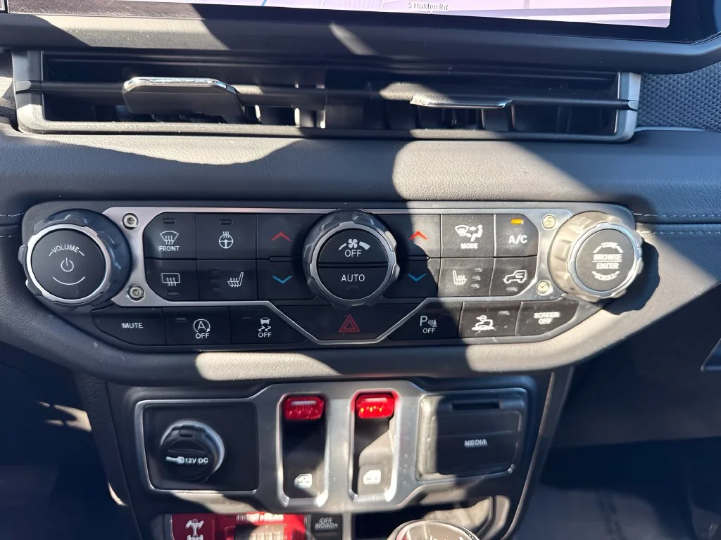 Used 2025 White Jeep Rubicon X image 21
