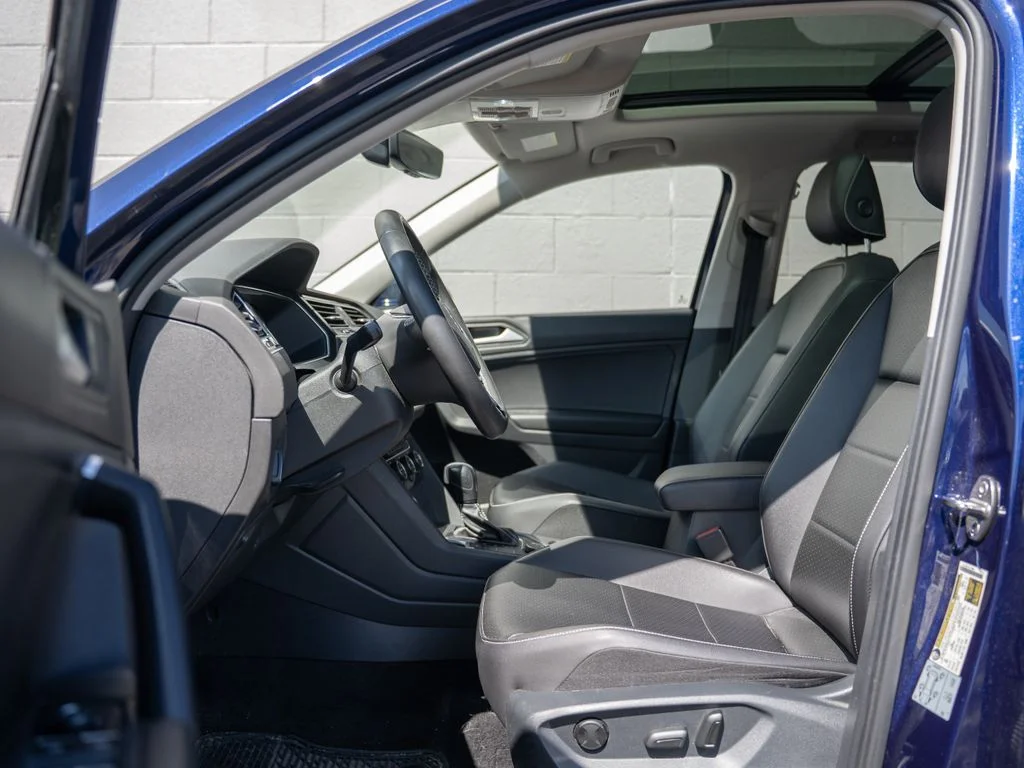 Used 2021 Blue Volkswagen 2.0T SEL image 17