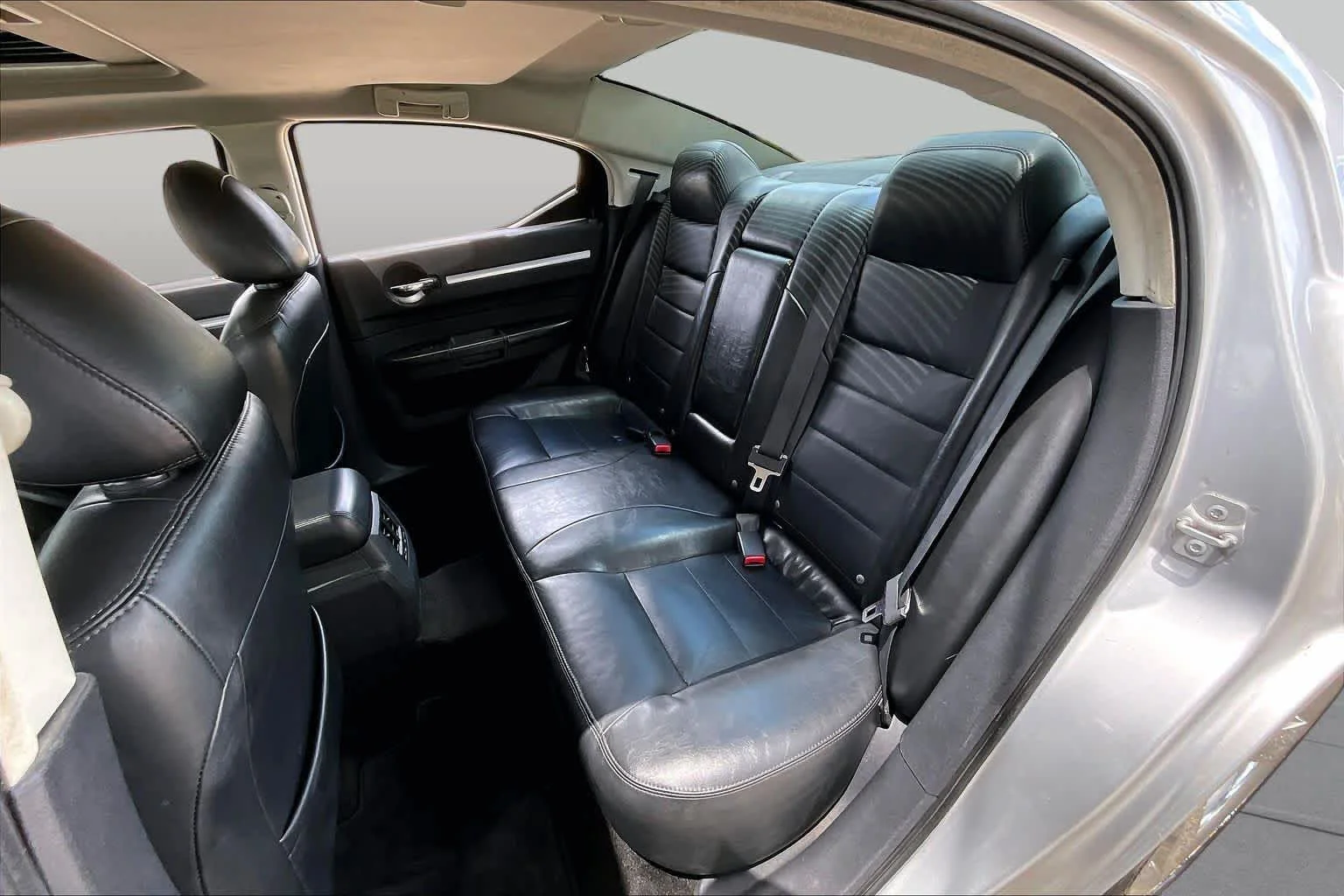 Used 2008 Bright Silver Metallic Dodge SXT image 20