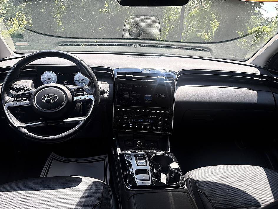 Used 2024 White Pearl Hyundai Limited image 19