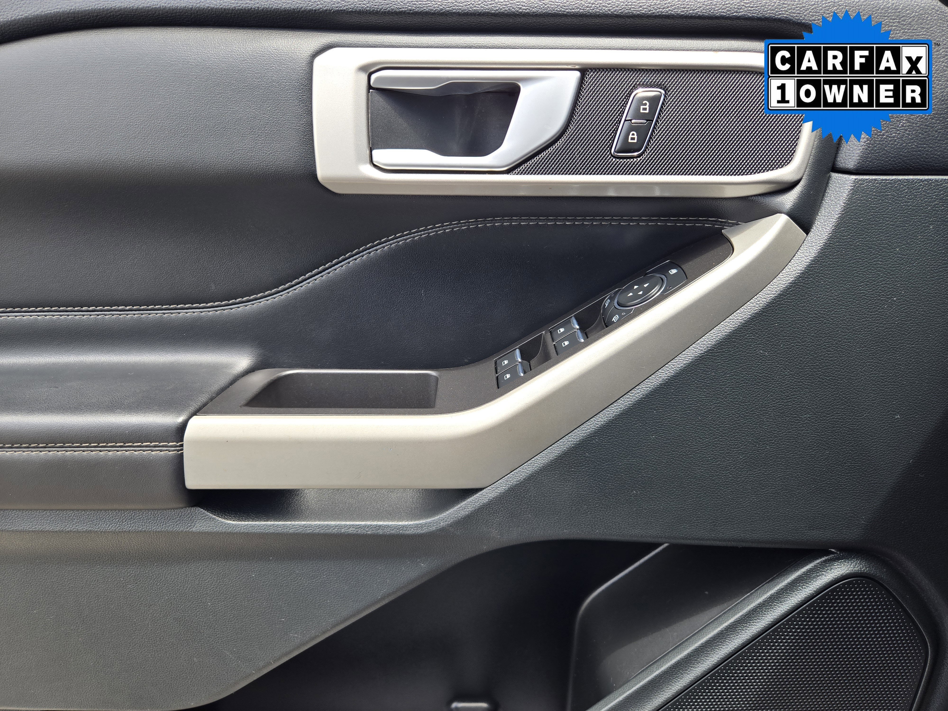 Used 2023 White Metallic Ford XLT image 19