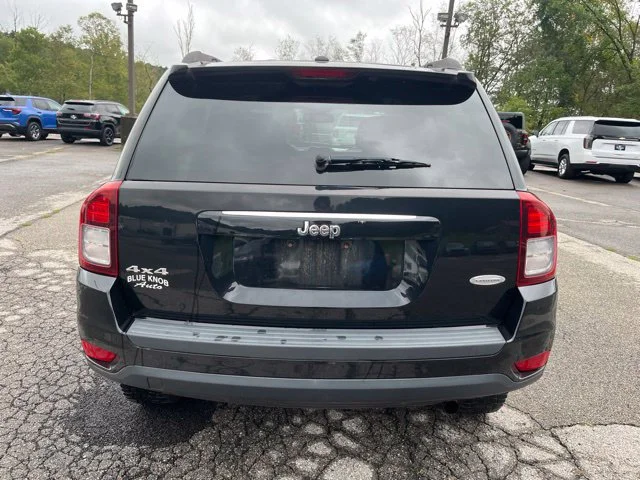 Used 2016 Black Jeep Latitude image 6