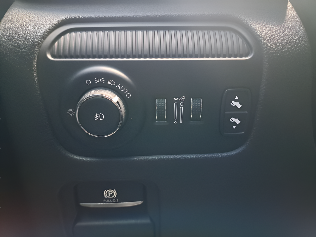 Used 2022 Silver Jeep Series I image 13
