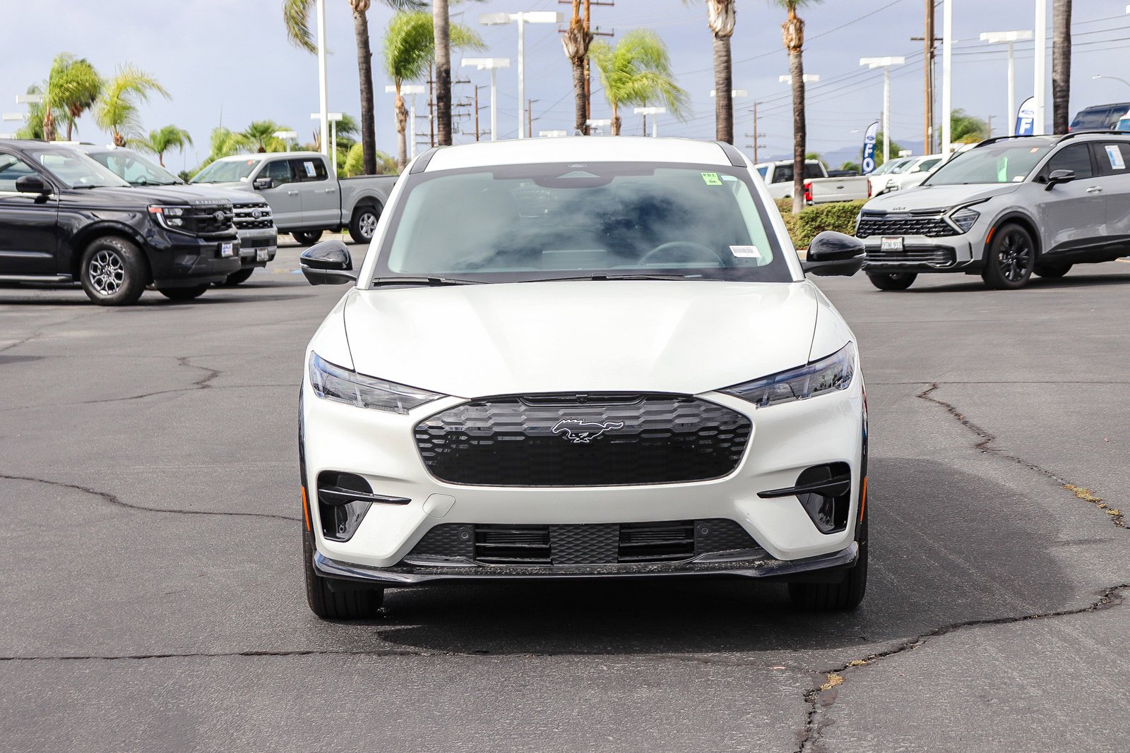 New 2026 Star White Metallic Tri-coat Ford Premium image 2