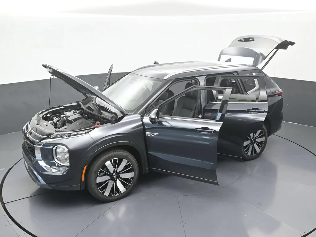New 2026 Gray Mitsubishi SEL S-AWC image 74