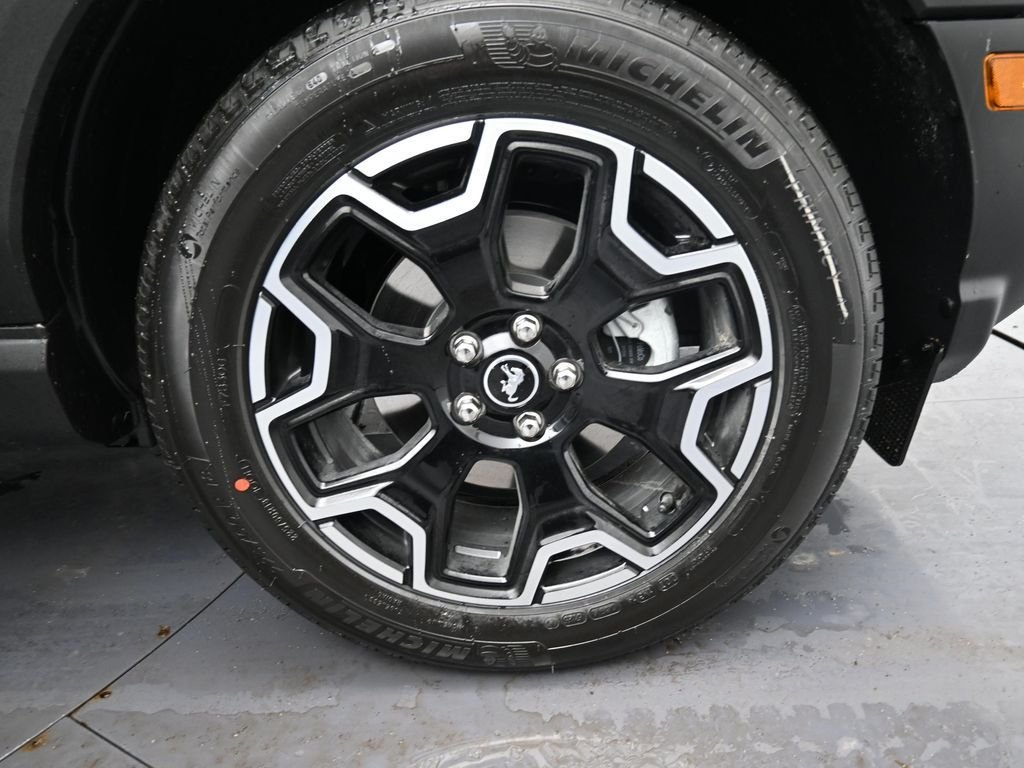 New 2026 Azure Gray Metallic Tri-Coat Ford Outer Banks® image 29