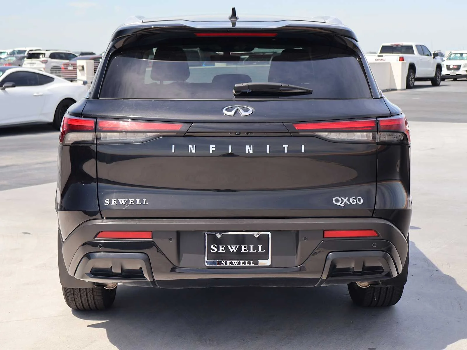 Certified Used 2025 Mineral Black INFINITI LUXE image 7