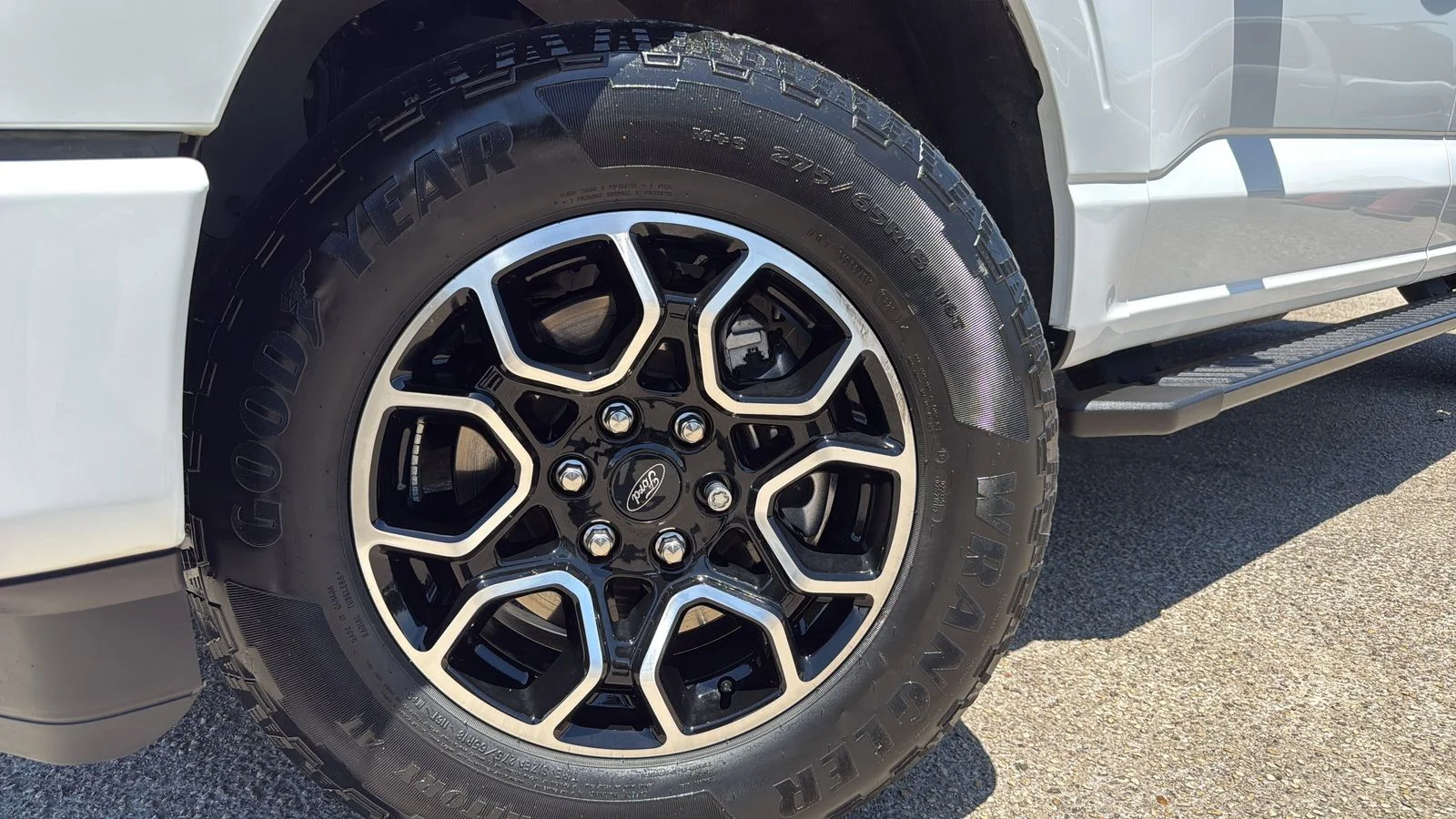 Used 2023 White Ford XLT image 26