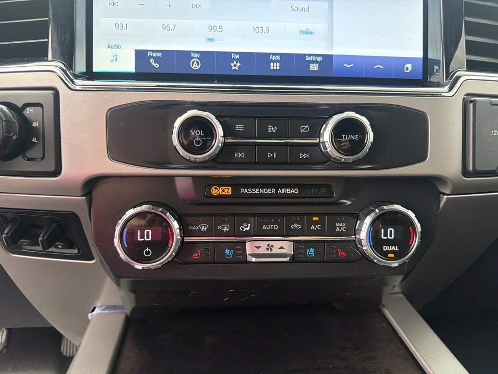 Used 2022 White Ford Lariat image 34