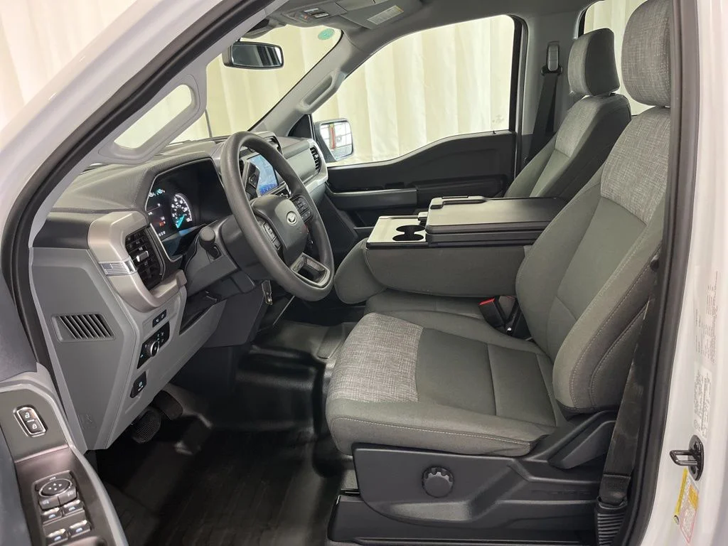 Used 2023 White Ford XL image 3