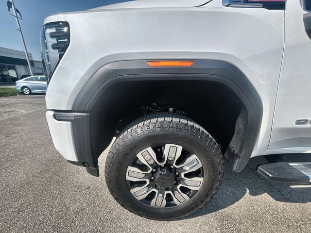 Used 2024 White GMC Denali image 10
