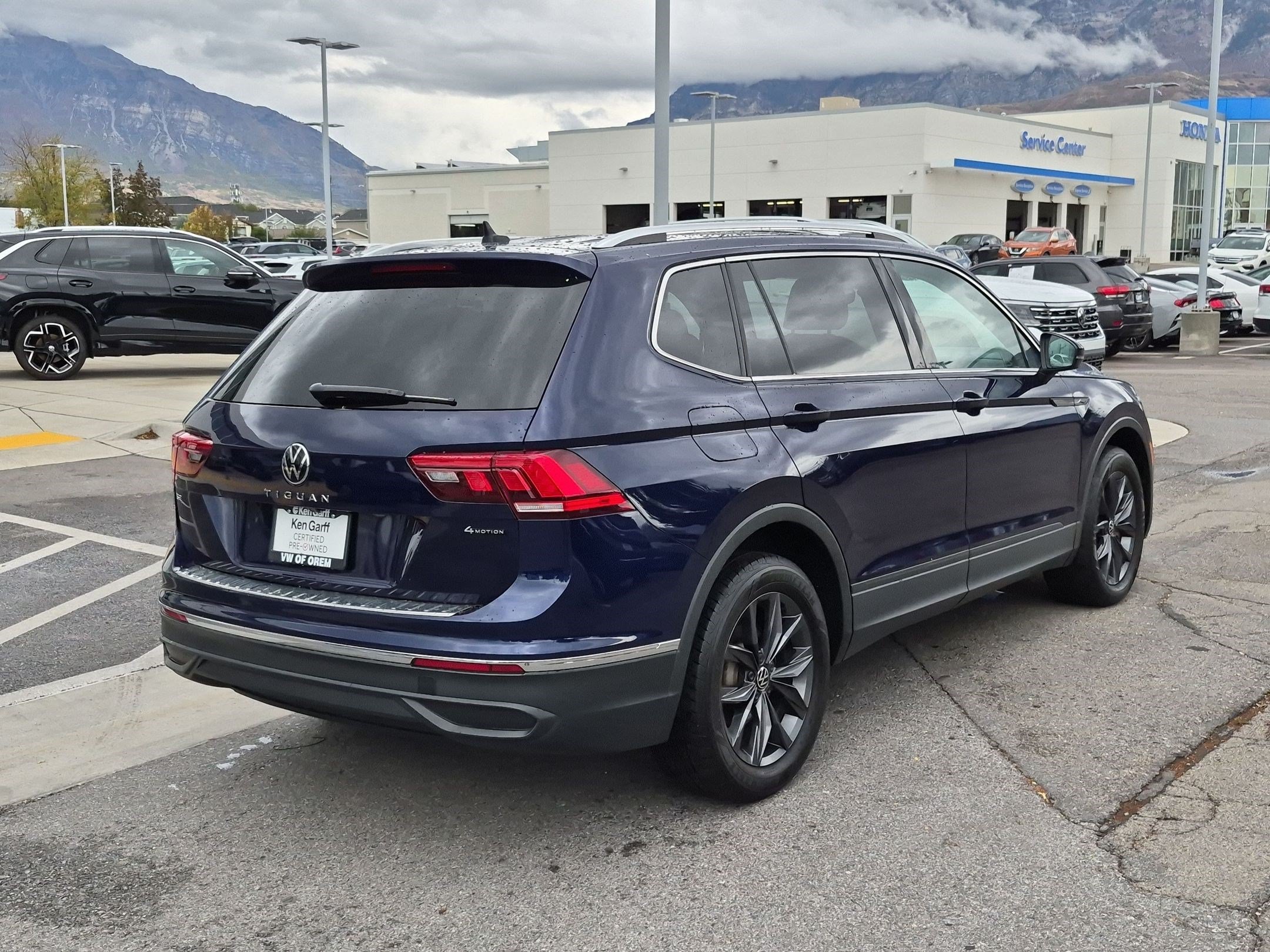 Used 2023 Atlantic Blue Metallic Volkswagen SE image 3