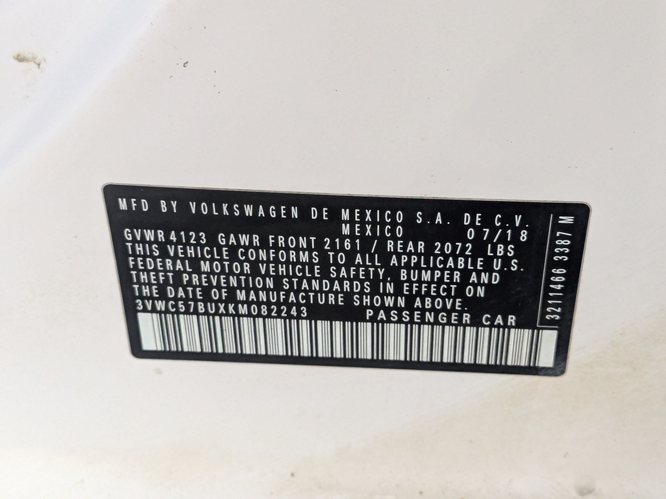 Used 2019 White Volkswagen S image 25