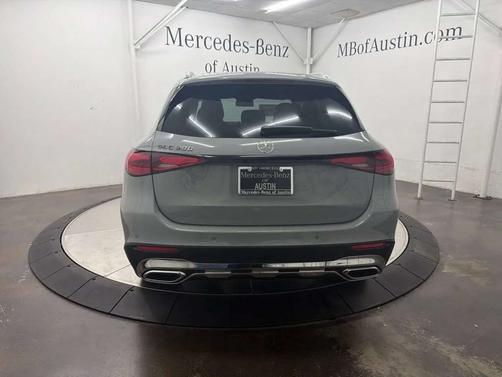 New 2027 White Mercedes-Benz GLC 300 image 6