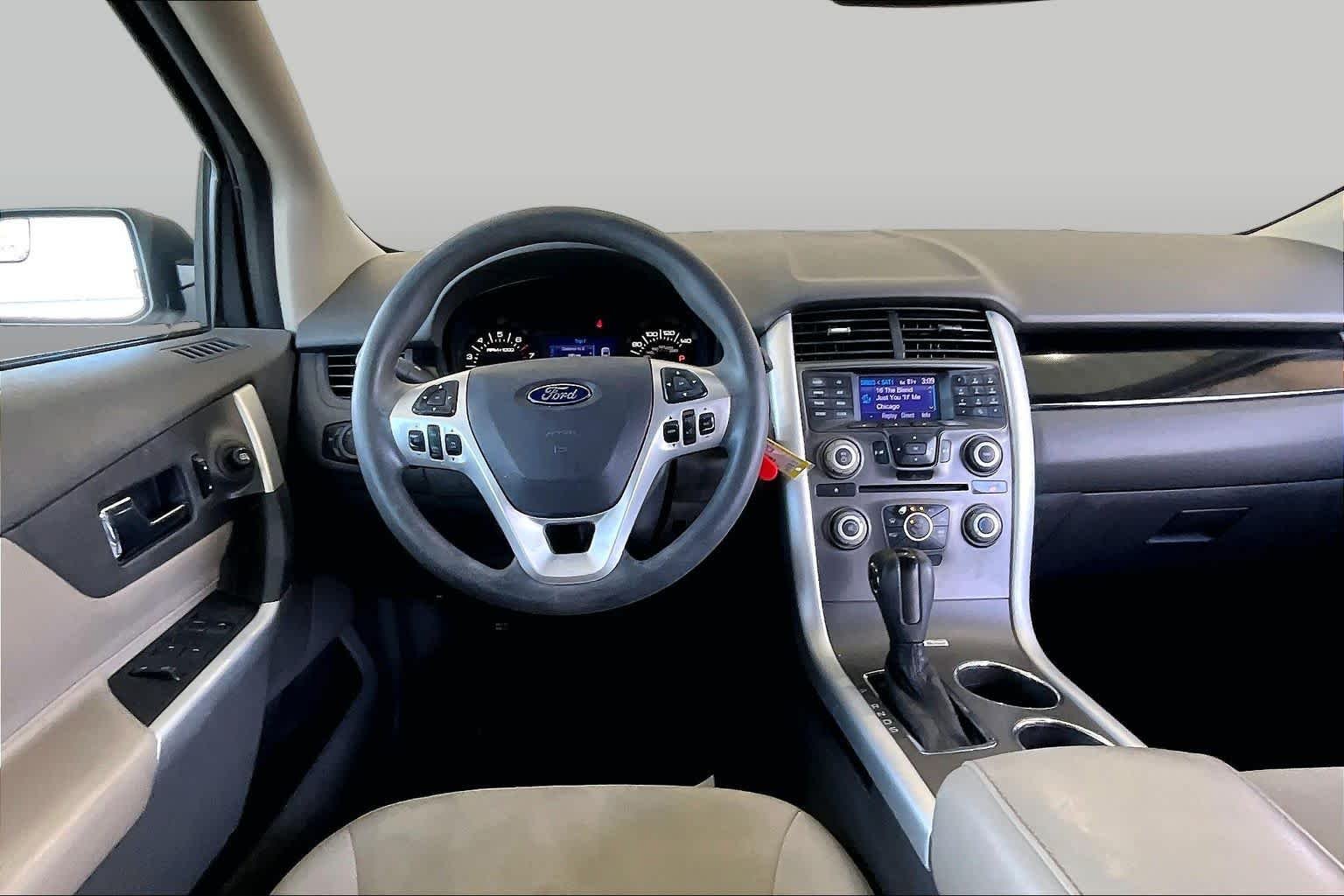 Used 2013 White Suede Ford SE image 5