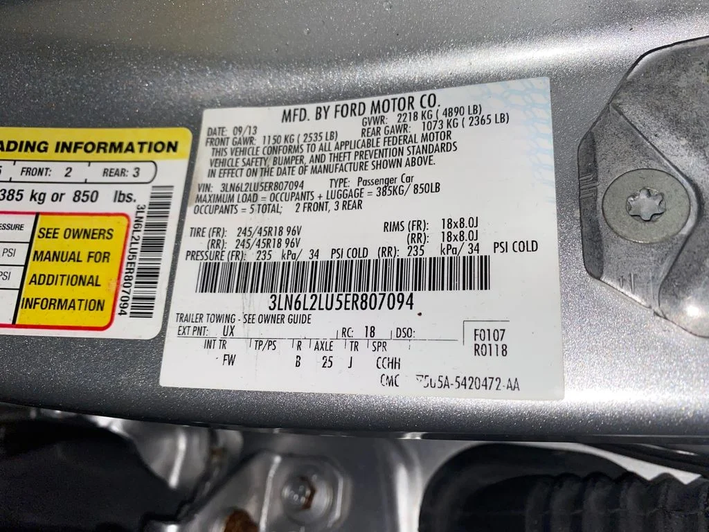 Used 2014 Silver Lincoln Base image 24