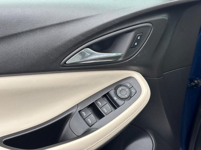 Used 2023 SAPPHIRE METALLIC Buick Preferred image 16