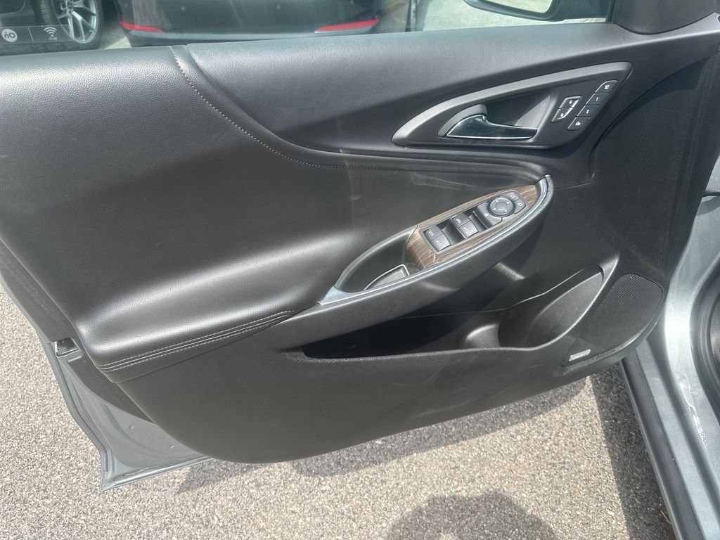 Used 2024 Gray Chevrolet LT image 10