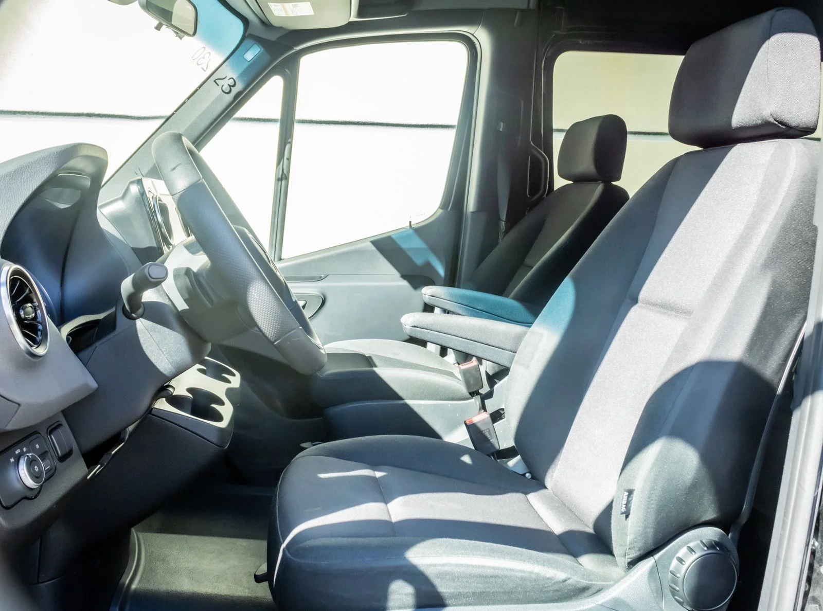 Used 2025  Mercedes-Benz Passenger 170 WB image 13