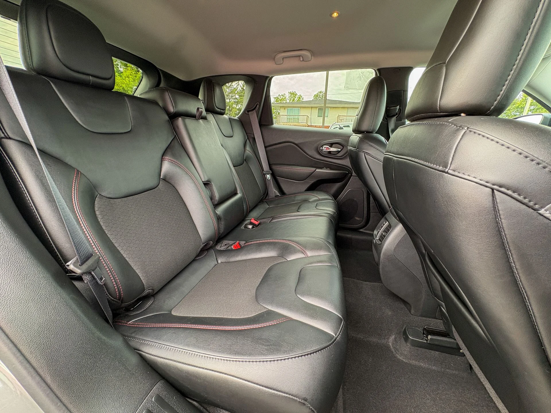 Used 2022 Gray Jeep Trailhawk image 29