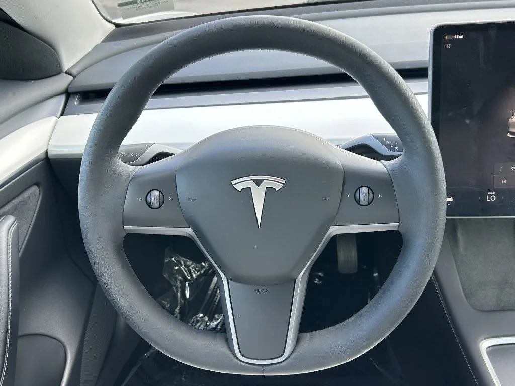 Used 2023 Pearl White Multi-Coat Tesla Base image 18