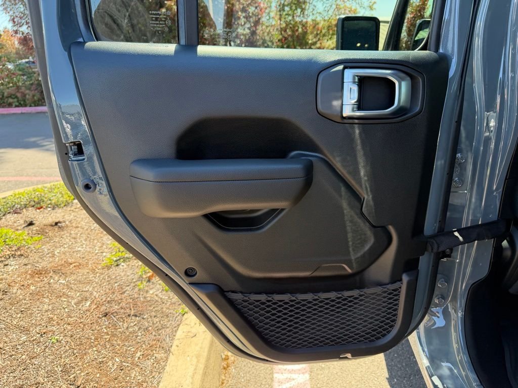 New 2026 Anvil Clear-Coat Exterior Paint Jeep Sport S image 27