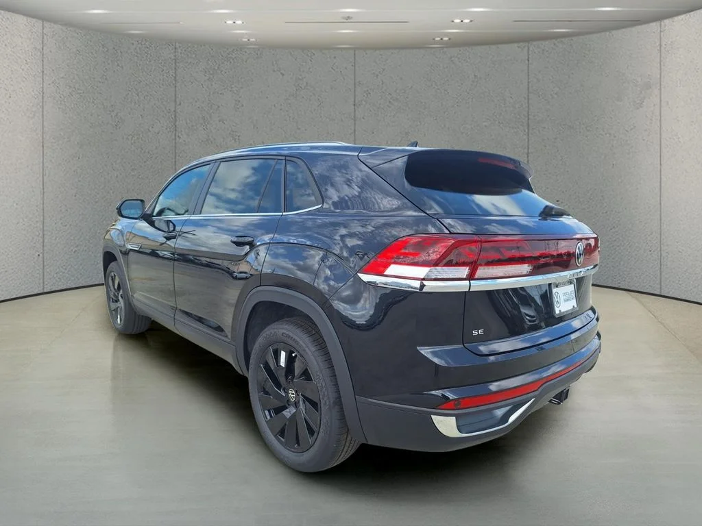 New 2026 Black Volkswagen 2.0T SE w/Technology image 3