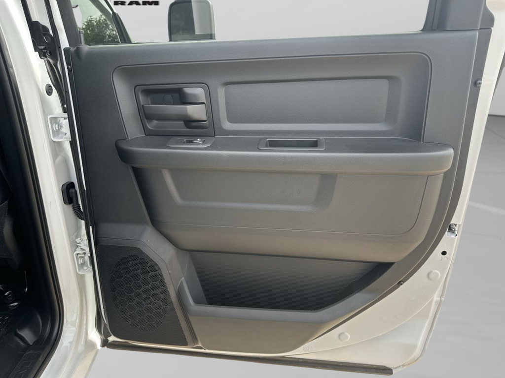 New 2026 Bright White Clearcoat RAM Tradesman image 35