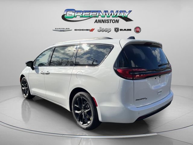 New 2026 Bright White Clear-Coat Exterior Paint Chrysler Select image 5