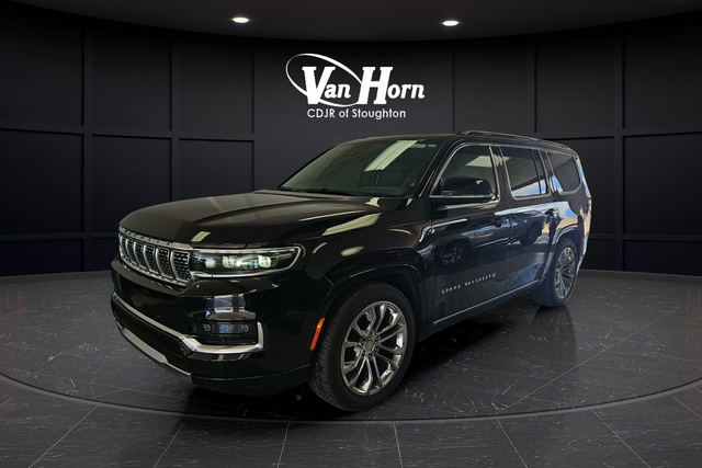 Used 2022 Diamond Black Crystal Pearlcoat Jeep Series II image 3