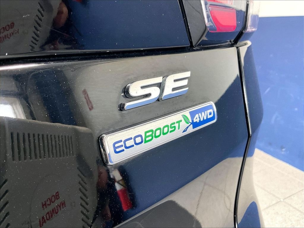 Used 2018 Black Ford SE image 30