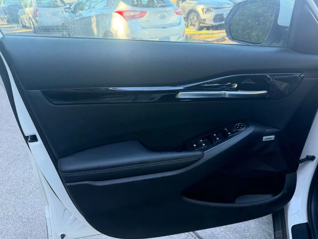 Used 2024 Snow White Pearl Kia SX image 10
