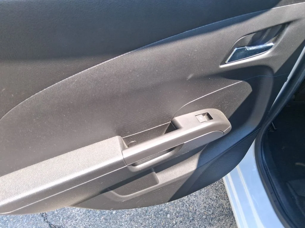 Used 2014 White Chevrolet LTZ image 15