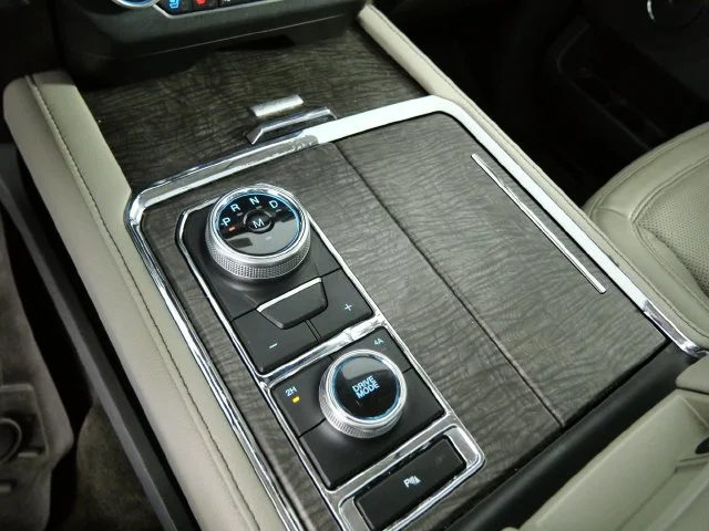 Used 2018 White Ford Limited image 22