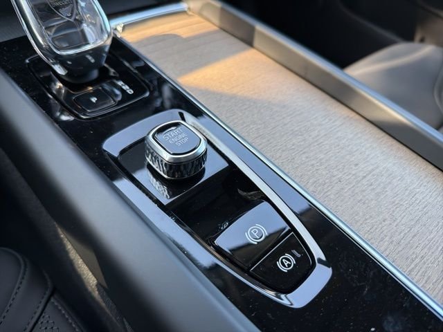 New 2026 Vapour Grey Volvo Plus image 23