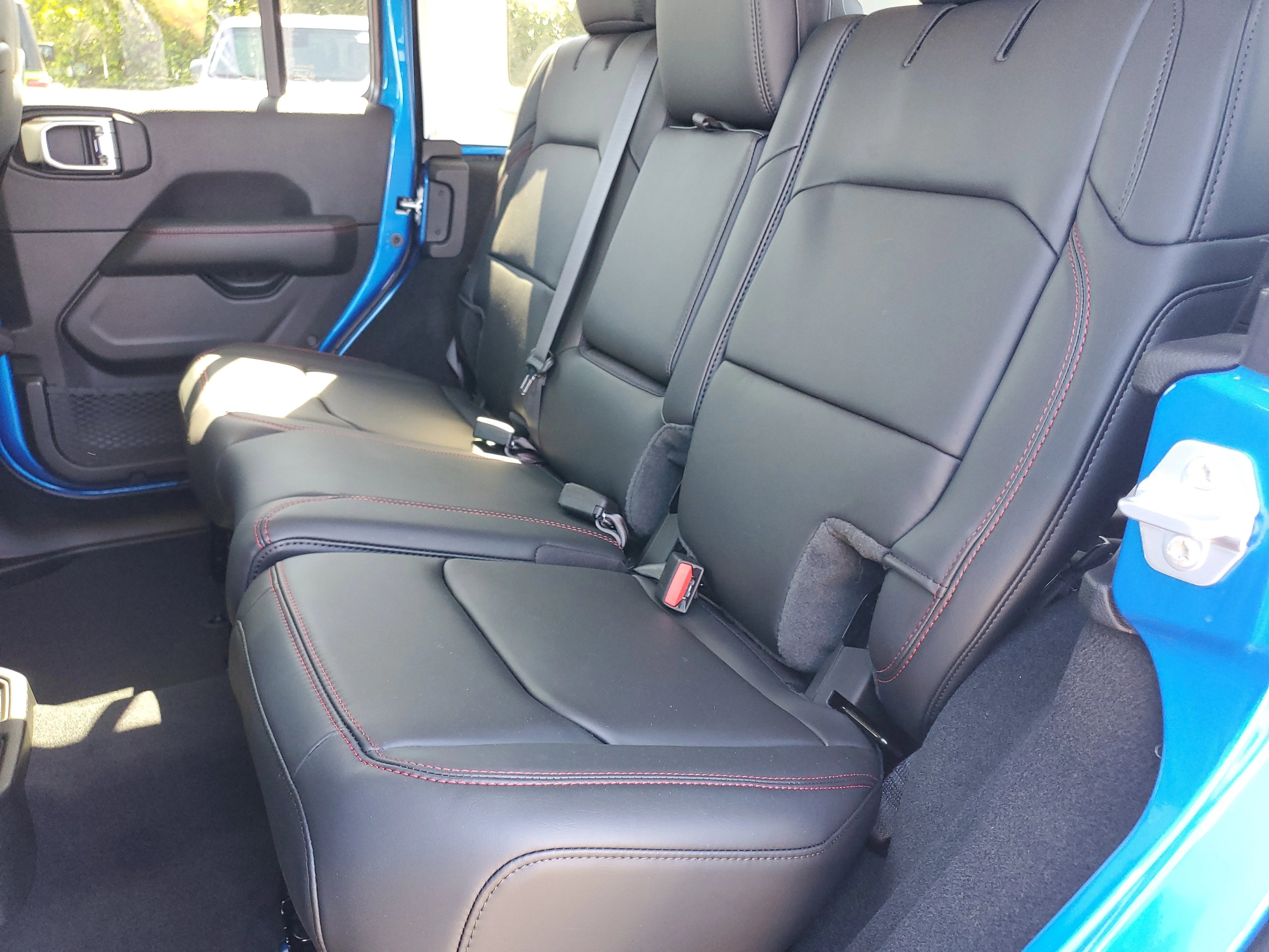 New 2026 Hydro Blue Pearlcoat Jeep Rubicon image 15