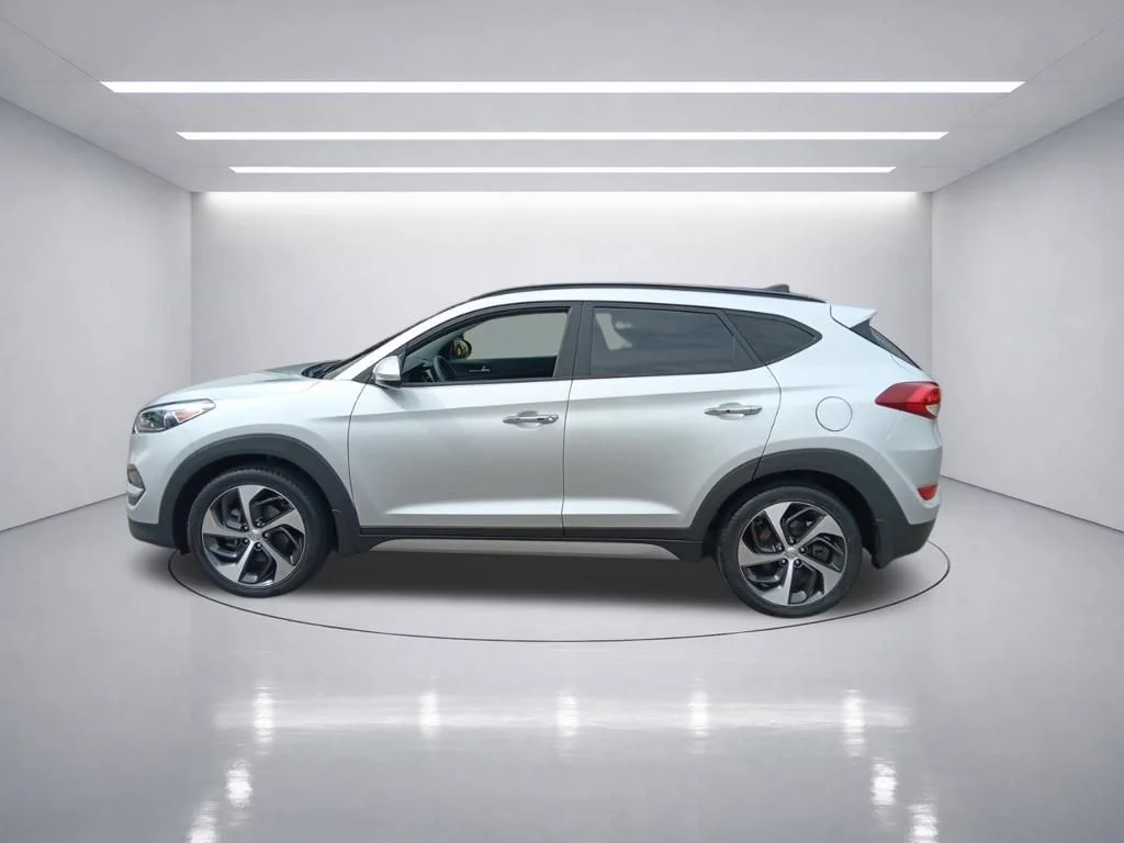 Used 2018 Molten Silver Hyundai Limited image 4
