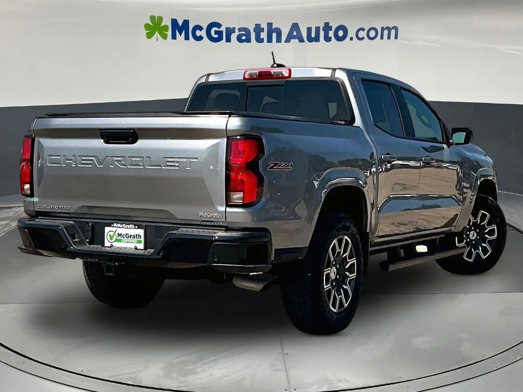 Used 2024 Gray Chevrolet Z71 image 7
