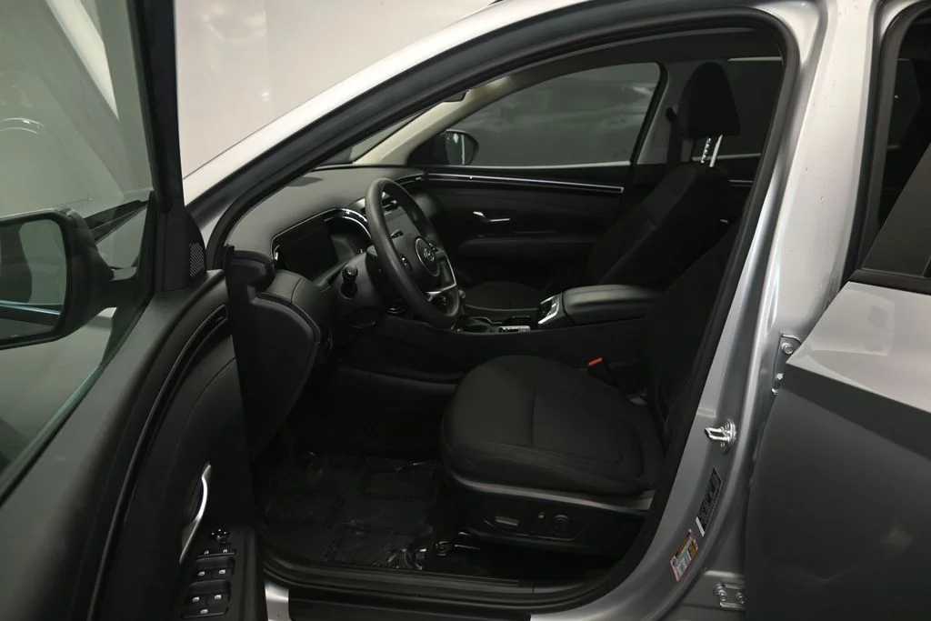 Used 2024 Silver Hyundai SEL image 17